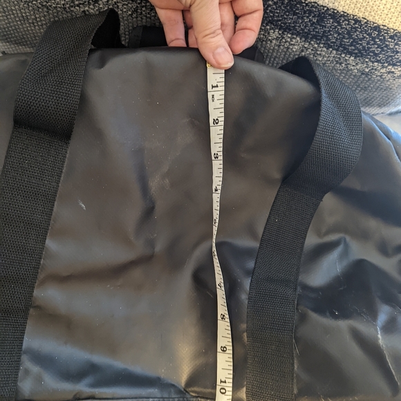 Black duffel - Picture 8 of 8